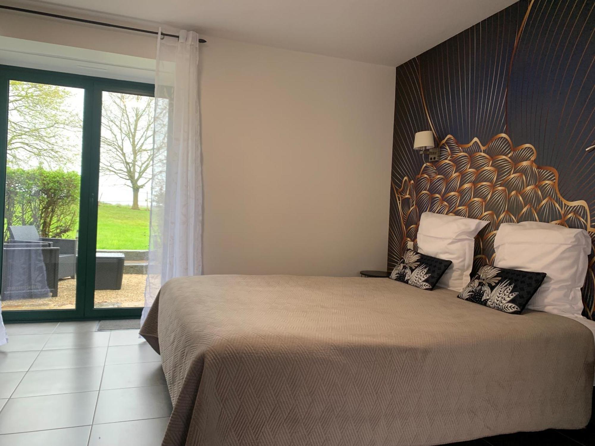 Hotel Manoir De Rigourdaine 3*